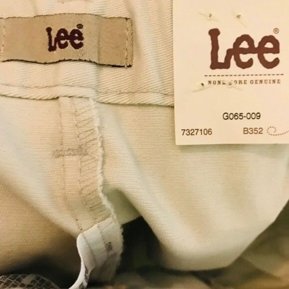 Lee Khaki Shorts Men Tan Size 10M Walking Vintage